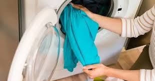 Trik Mencuci Baju Cepat Kering Saat Traveling Tanpa Laundry Mahal